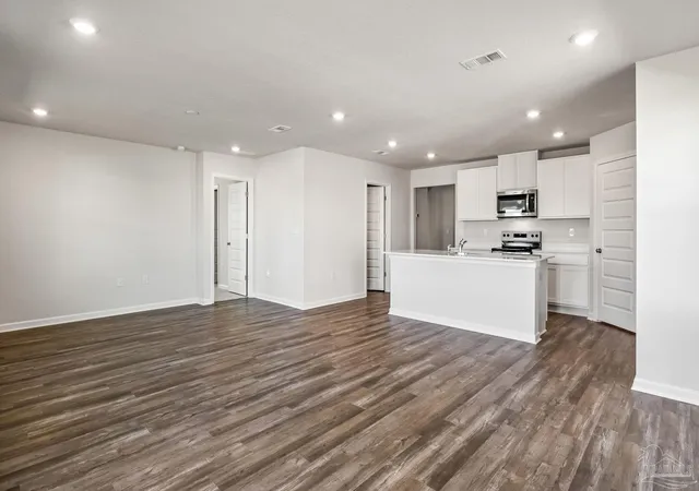 2nd image of 5855 Tripletail Dr, Milton, FL 32583 | MLS# 684056