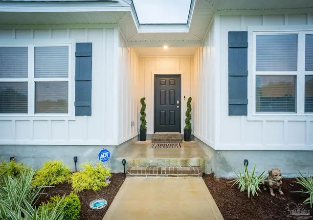 Photo 3 of Single family home for sale at 5614 Thatcher Rd, Crestview, FL 32539 | MLS# 687998 | Listing updated on 2026-09-04