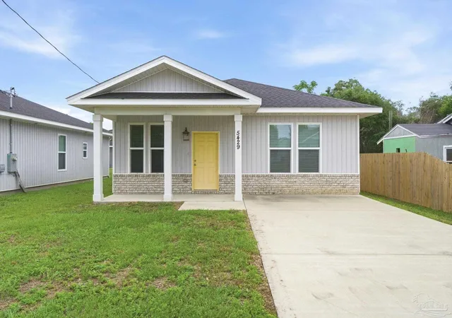 Photo 2 of Single family home for sale at 5416 Kee Memorial Dr, Pensacola, FL 32507 | MLS# 685771 | Listing updated on 2026-10-04
