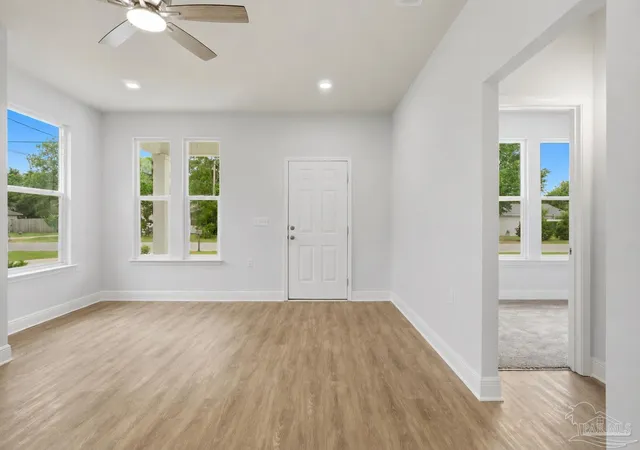 Photo 3 of Single family home for sale at 5416 Kee Memorial Dr, Pensacola, FL 32507 | MLS# 685771 | Listing updated on 2026-10-04