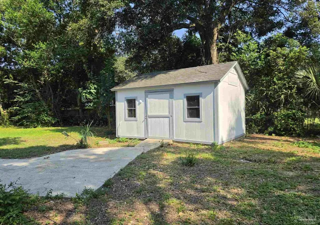 Photo 3 of Single family home for sale at 203 Henry St, Pensacola, FL 32507 | MLS# 685498 | Listing updated on 2026-09-22
