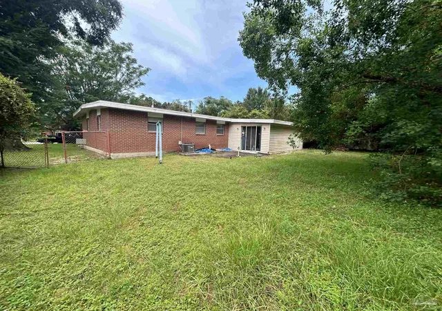 Photo 2 of Single family home for sale at 6870 Data St, Pensacola, FL 32504 | MLS# 688020 | Listing updated on 2026-09-17