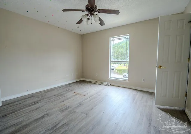 Homes for sale in Pensacola, FL | 8435 Chisholm Rd, Pensacola, FL 32514 | Houzeo