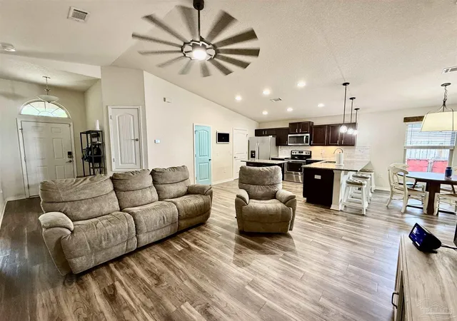 Photo 3 of Single family home for sale at 4969 Wabash Pine Ct, Milton, FL 32571 | MLS# 681931 | Listing updated on 2026-06-09