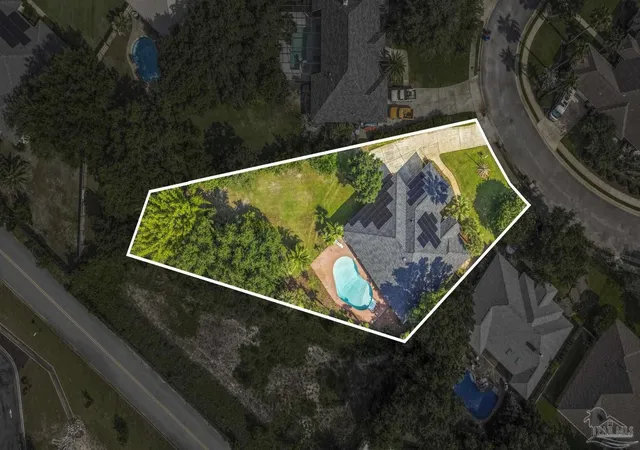 Photo 3 of Single family home for sale at 1194 Jaguar Cir, Gulf Breeze, FL 32563 | MLS# 684498 | Listing updated on 2026-09-01