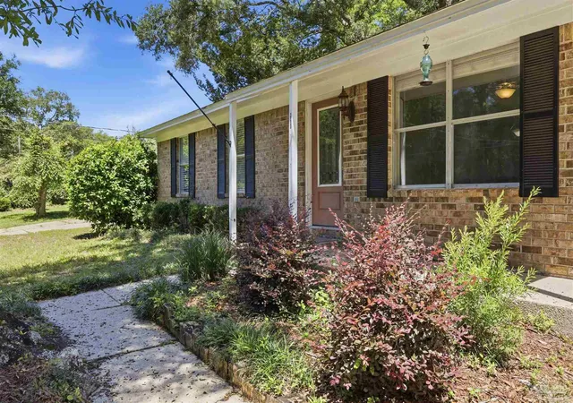 Photo 2 of Sale Pending at 6630 Helms Rd, Pensacola, FL 32526 | MLS# 681762 | Listing updated on 2026-10-09
