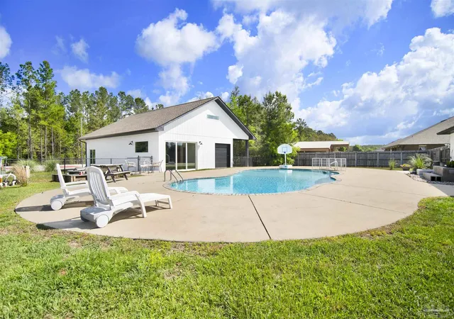 2nd image of 2810 Wallace Lake Rd, Milton, FL 32571 | MLS# 681231