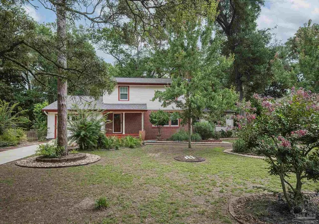 Photo 2 of Single family home for sale at 2020 E Bobe St, Pensacola, FL 32503 | MLS# 684173 | Listing updated on 2026-08-31