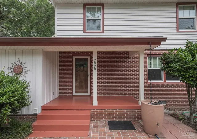 Photo 3 of Single family home for sale at 2020 E Bobe St, Pensacola, FL 32503 | MLS# 684173 | Listing updated on 2026-08-31