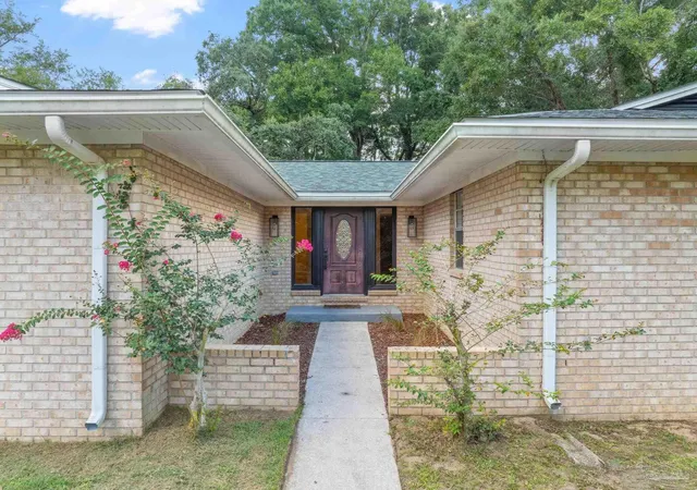 Photo 4 of Single family home for sale at 9679 Hollowbrook Cir, Pensacola, FL 32514 | MLS# 688281 | Listing updated on 2026-08-31
