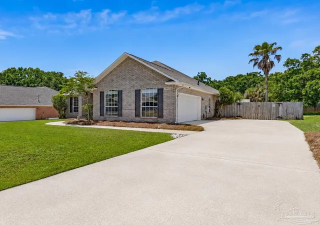 Homes for sale in Cantonment, FL | 2449 Bowling Green Way, Cantonment, FL 32533 | MLS# 684343
