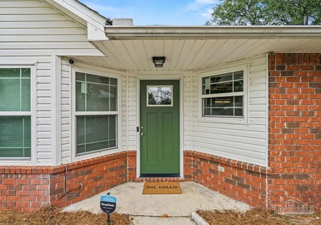 Photo 3 of Single family home for sale at 200 Lakeland Ct, Pensacola, FL 32514 | MLS# 683782 | Listing updated on 2026-09-16