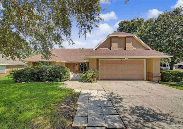 Photo 2 of Single family home for sale at 2300 Caddy Shack Ln, Pensacola, FL 32526 | MLS# 687810 | Listing updated on 2026-09-14