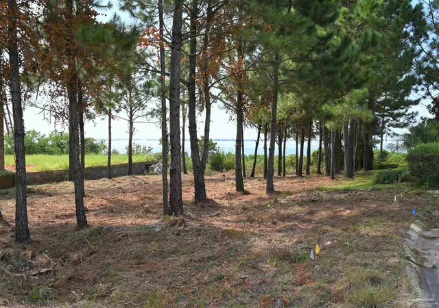 3rd image of 1726 Villa Vizcaya Dr, Navarre, FL 32566 | MLS# 632798