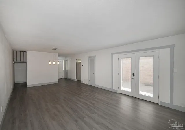 3rd image of 1119 & 1121 E Lakeview Ave, Pensacola, FL 32503 | MLS# 681066