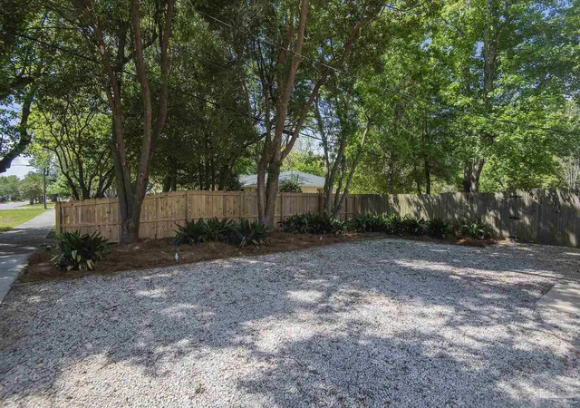 65th image of 1119 & 1121 E Lakeview Ave, Pensacola, FL 32503 | MLS# 681066