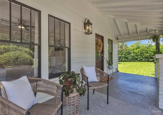 Photo 3 of Single family home for sale at 2025 W Wright St, Pensacola, FL 32502 | MLS# 684570 | Listing updated on 2026-10-07