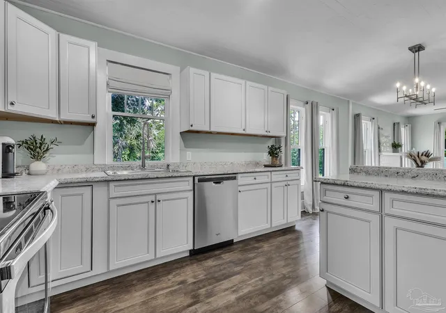 Photo 4 of Single family home for sale at 2025 W Wright St, Pensacola, FL 32502 | MLS# 684570 | Listing updated on 2026-10-07