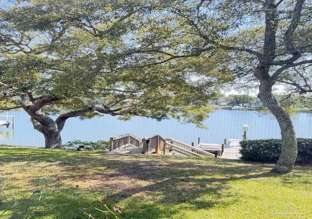 Photo 3 of Sale Pending at 12 Highpoint Dr, Gulf Breeze, FL 32561 | MLS# 688176 | Listing updated on 2026-09-12