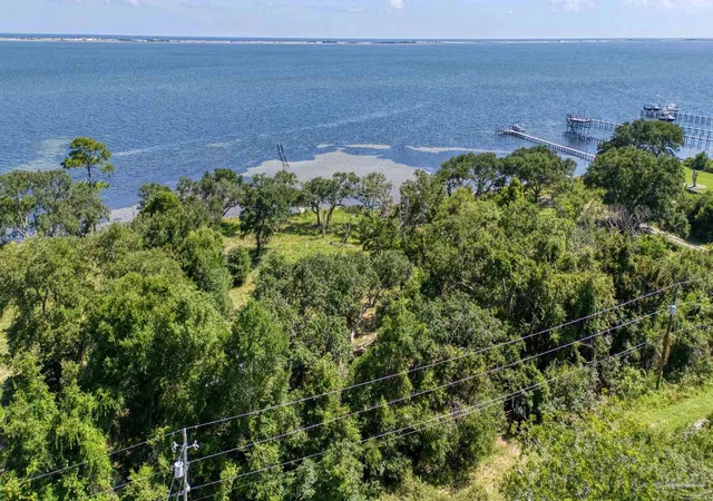 Photo 4 of Land for sale at 5161 Soundside Dr, Gulf Breeze, FL 32563 | MLS# 668169 | Listing updated on 2026-07-09