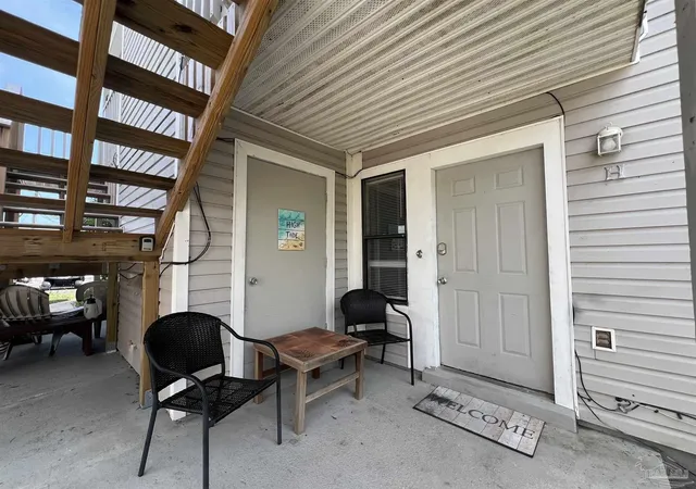 Homes for sale in Gulf Breeze, FL | 1301 Redwood Ln #H, Gulf Breeze, FL 32563 | MLS# 680306