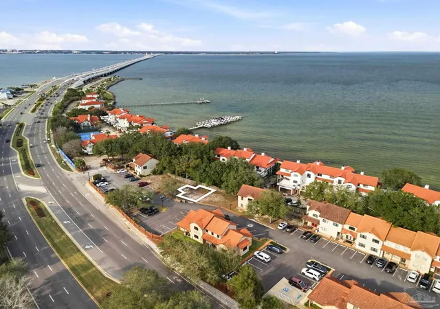 3rd image of 61 Baybridge Dr, Gulf Breeze, FL 32561 | MLS# 676054