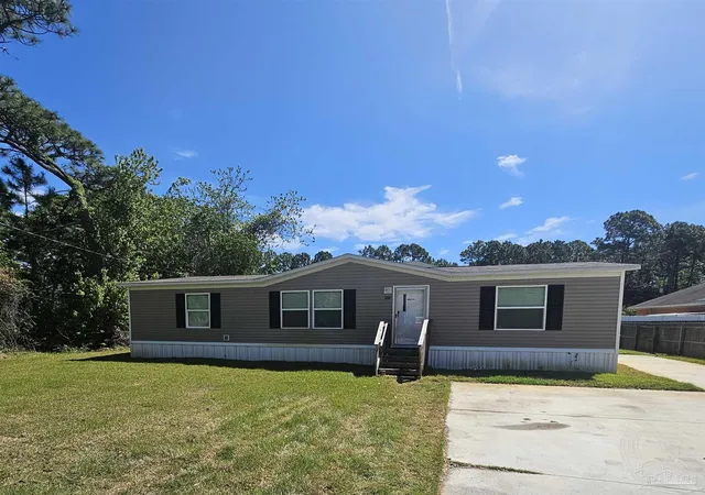 Homes for sale in Mary Esther, FL | 208 Starfish Rd, Mary Esther, FL 32569 | MLS# 681547