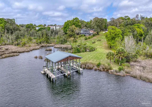 Homes for sale in Fort Walton Beach, FL | 7 Krivik Ct, Fort Walton Beach, FL 32547 | MLS# 680917