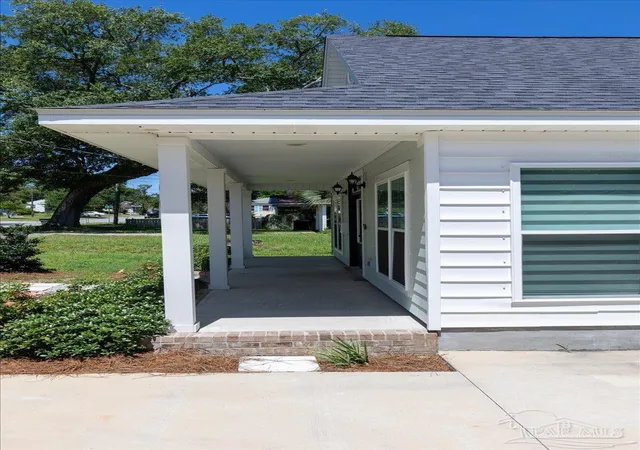 5th image of 1006 W Lloyd St, Pensacola, FL 32501 | MLS# 683841