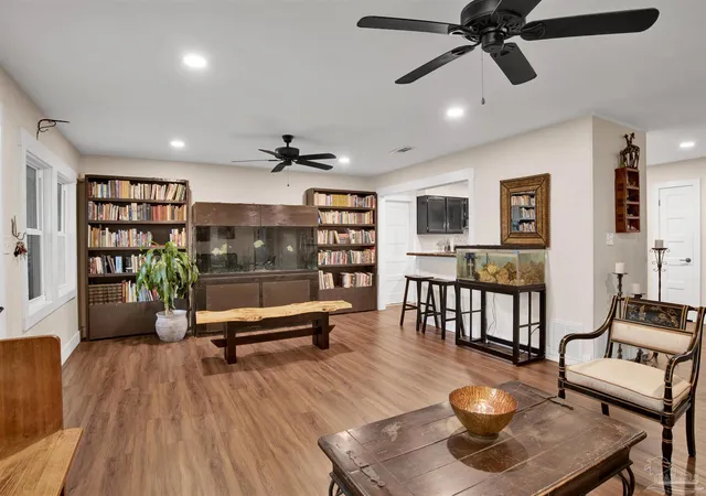 Photo 3 of Single family home for sale at 206 Norwich Dr, Gulf Breeze, FL 32561 | MLS# 684541 | Listing updated on 2026-08-26