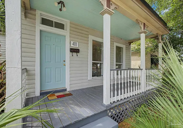 Photo 3 of Single family home for sale at 411 W Gadsden St, Pensacola, FL 32501 | MLS# 687770 | Listing updated on 2026-10-19