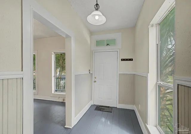 Photo 4 of Single family home for sale at 411 W Gadsden St, Pensacola, FL 32501 | MLS# 687770 | Listing updated on 2026-10-19