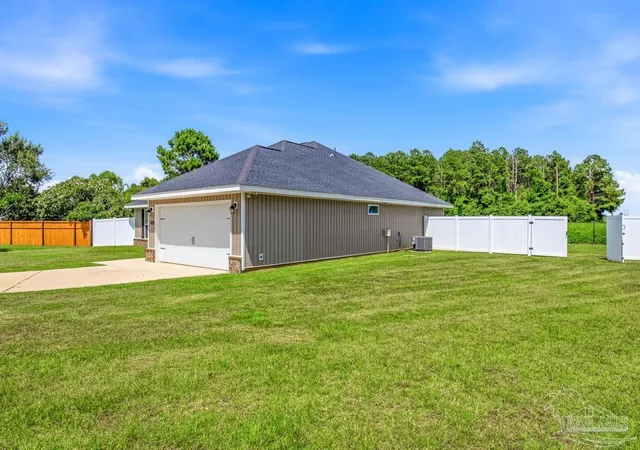 Homes for sale in Atmore, AL | 215 Saint Stephens Ct, Atmore, AL 36502 | MLS# 685813