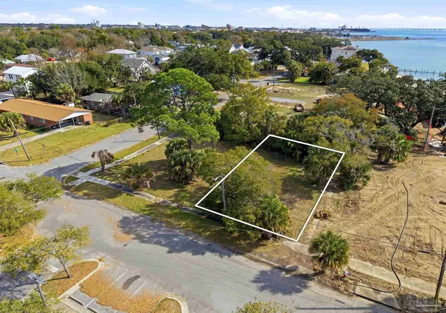 Photo 3 of Land for sale at 902 S I St, Pensacola, FL 32502 | MLS# 677736 | Listing updated on 2026-08-22