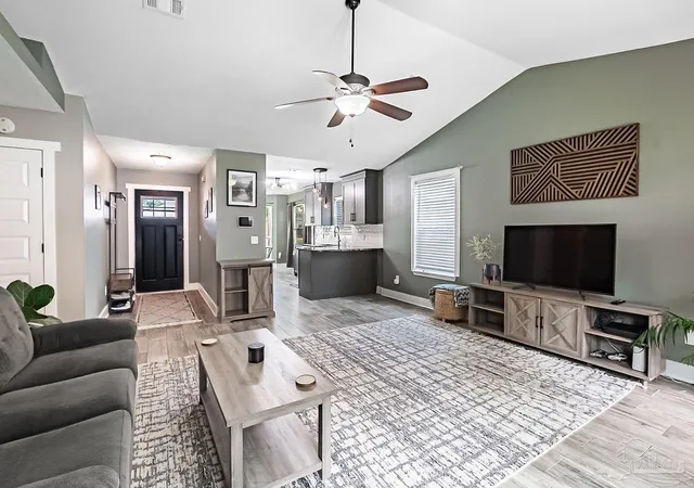 Photo 4 of Single family home for sale at 6819 Cedar Ridge Cir, Milton, FL 32570 | MLS# 688102 | Listing updated on 2026-10-01