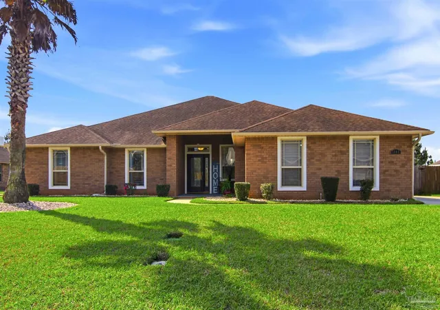 Photo 2 of Single family home for sale at 5808 Dunridge Dr, Milton, FL 32571 | MLS# 678463 | Listing updated on 2026-07-29