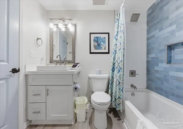 2nd image of 8477 Gulf Blvd, Navarre, FL 32566
