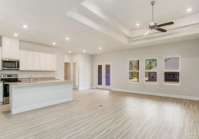 Photo 3 of Sale Pending at 4983 Soundside Dr, Gulf Breeze, FL 32563 | MLS# 674174 | Listing updated on 2026-08-11