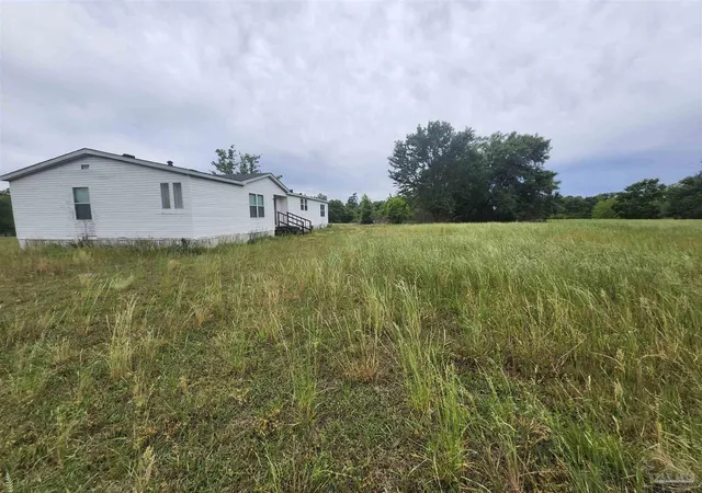 Homes for sale in Mcdavid, FL | 4051 Lambert Bridge Rd, Mcdavid, FL 32568 | MLS# 682840