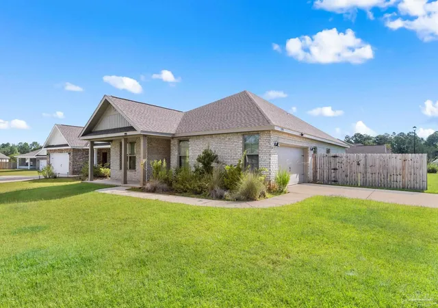 Photo 3 of Single family home for sale at 1238 Fenwick Ct, Cantonment, FL 32533 | MLS# 670317 | Listing updated on 2026-08-22