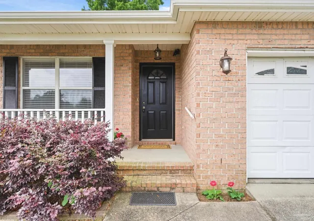 2nd image of 10120 Crest Ridge Dr, Pensacola, FL 32514 | MLS# 680161