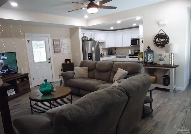 3rd image of 7238 Dogwood Ter, Pensacola, FL 32504 | MLS# 669876