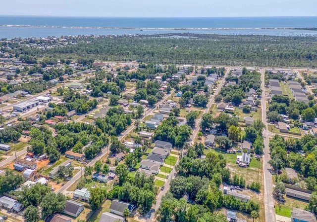 Photo 3 of Single family home for sale at 5208 Arrowhead Rd, Pensacola, FL 32507 | MLS# 671513 | Listing updated on 2026-10-19