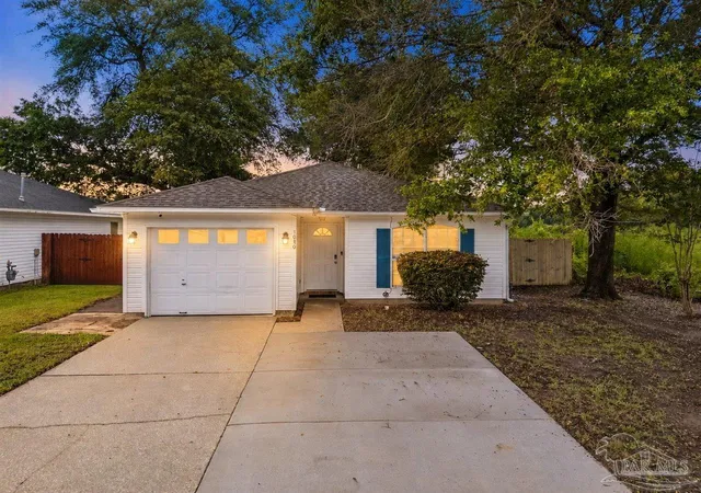 Photo 1 of Single family home for sale at 1030 Simpson St, Pensacola, FL 32526 | MLS# 685760 | Listing updated on 2026-08-31