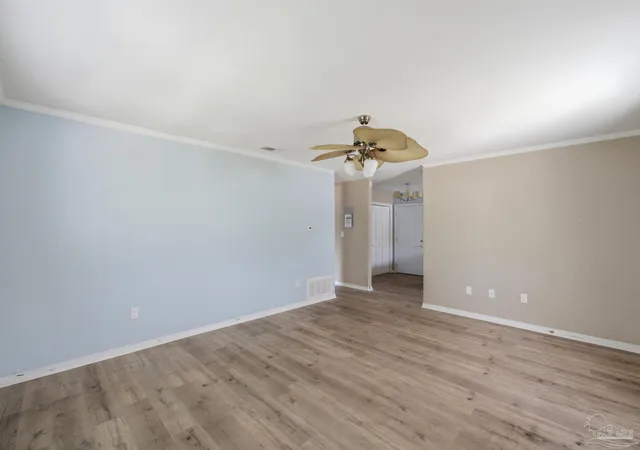 Photo 4 of Single family home for sale at 1125 W Scott St, Pensacola, FL 32501 | MLS# 683354 | Listing updated on 2026-10-16