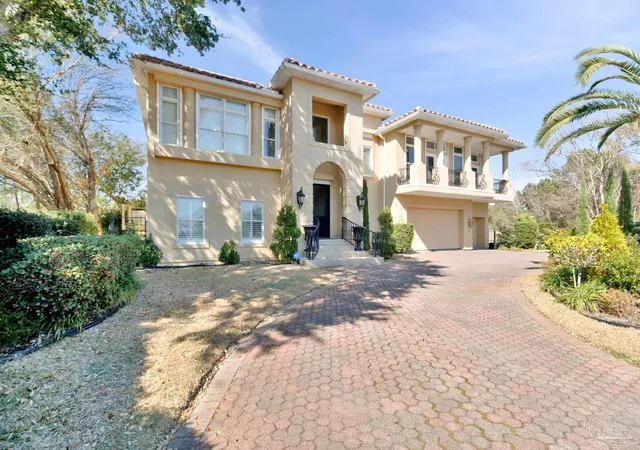 Photo 3 of Single family home for sale at 2 Colley Cv, Gulf Breeze, FL 32561 | MLS# 677964 | Listing updated on 2026-08-17