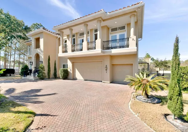Photo 3 of Single family home for sale at 2 Colley Cv, Gulf Breeze, FL 32561 | MLS# 677964 | Listing updated on 2026-08-17
