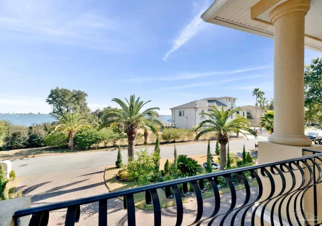 Photo 4 of Single family home for sale at 2 Colley Cv, Gulf Breeze, FL 32561 | MLS# 677964 | Listing updated on 2026-08-17