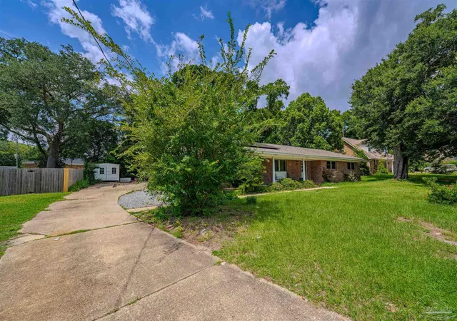 Photo 3 of Single family home for sale at 4996 Prieto Dr, Pensacola, FL 32506 | MLS# 688018 | Listing updated on 2026-10-20