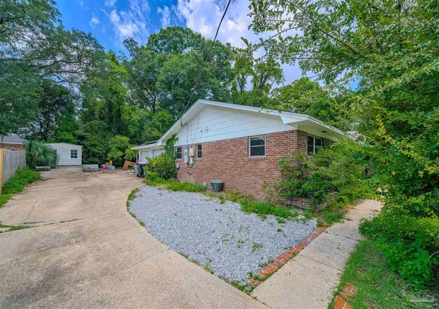 Photo 3 of Single family home for sale at 4996 Prieto Dr, Pensacola, FL 32506 | MLS# 688018 | Listing updated on 2026-10-20